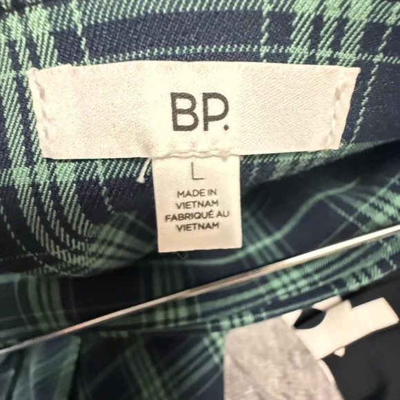 BP Plaid Skirt in Navy and Green - Picture 4 of 4
